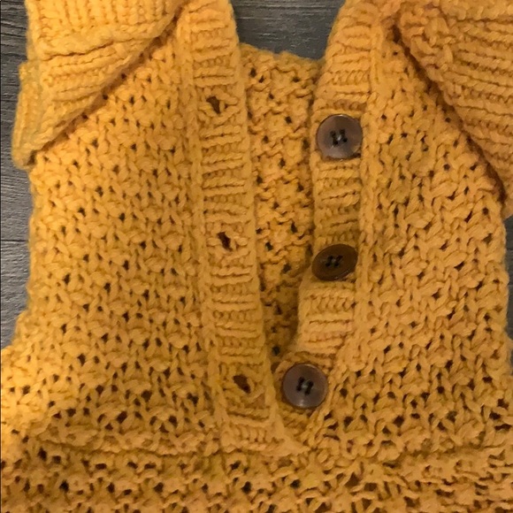 Lauren Hansen Women’s Sweater - Picture 2 of 3